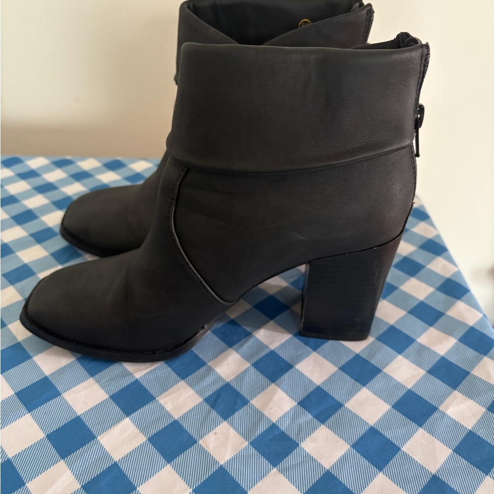 Elegant Black Ankle Boots